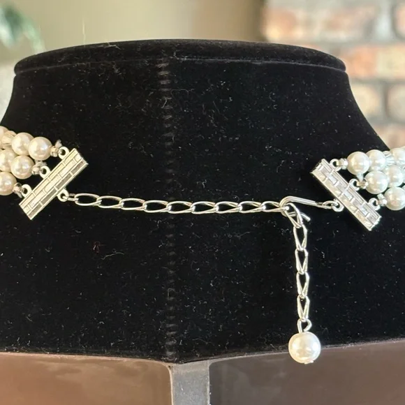 Faux Pearl and Crystal Beaded Layered Choker Necklace 16” Preowned - Picture 2 of 2
